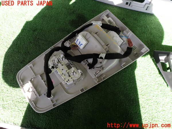 2UPJ-37516411]ルノー・カングー(KFKH5H)ルームランプ1 (1列目真中) 中古_m0002.jpg