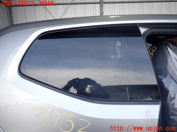 2UPJ-37521380]VW up! GTI(アップ GTI)(AADKR)右クォーターガラス (43R-001595) 中古_m0001.jpg