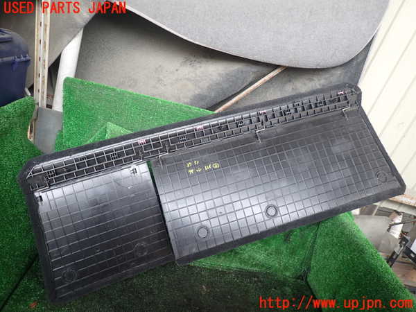 1UPJ-37537772]ジープ・ラングラー アンリミテッド(JL20L)ラゲッジトレイ2 中古_m0002.jpg