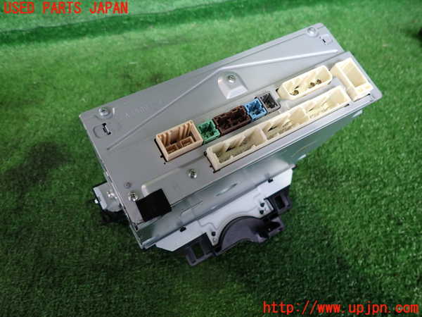 2UPJ-37576490]クラウン ハイブリッド(AZSH20)DVDプレイヤー 中古_m0002.jpg