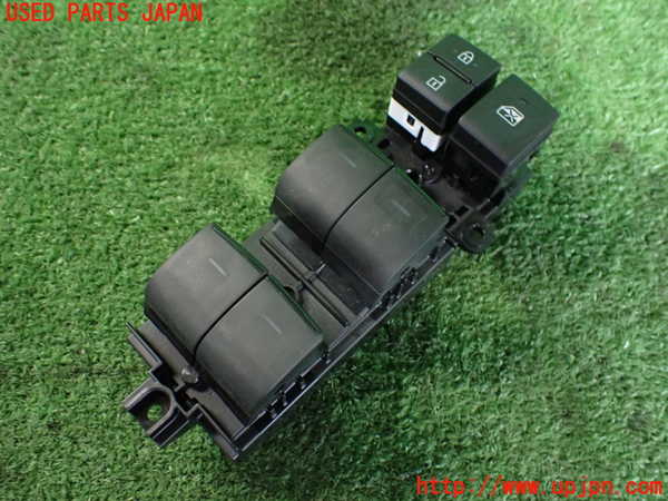 5UPJ-37576240]クラウン ハイブリッド(AZSH20)右前パワーウィンドウスイッチ 中古_m0001.jpg