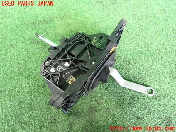 2UPJ-37577555]クラウン ハイブリッド(AZSH20)ATシフトレバー 中古_m0002.jpg