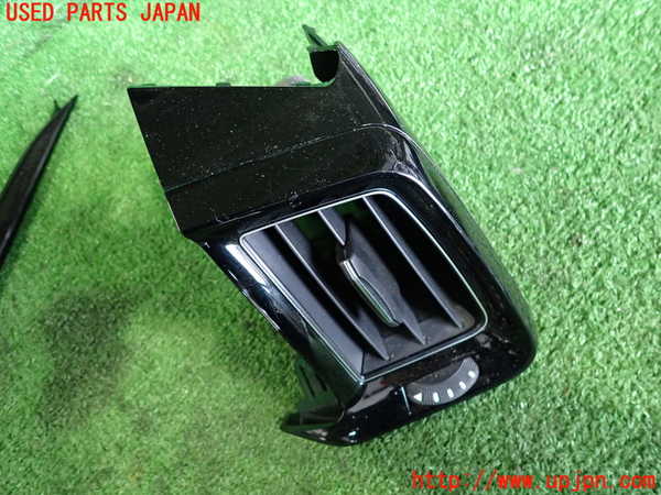 2UPJ-37577527]クラウン ハイブリッド(AZSH20)エアコン吹き出し口2 (右) 中古_m0001.jpg