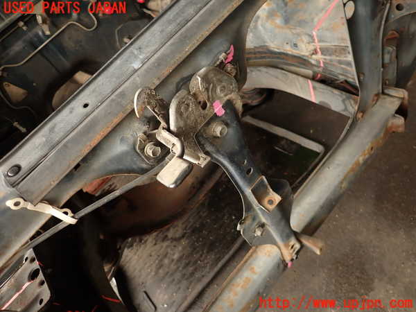 2UPJ-37591042]セドリック 4ドアハードトップ(430)コアサポート（カット） 中古_m0004.jpg