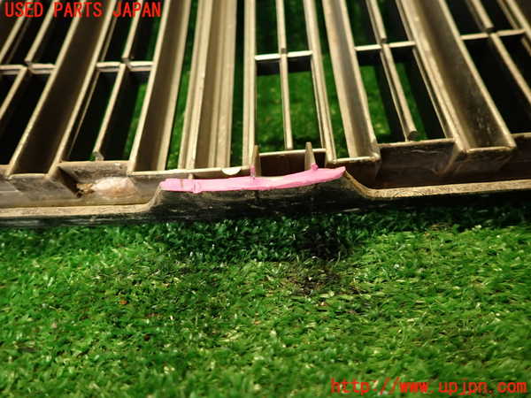 2UPJ-37591050]セドリック 4ドアハードトップ(430)ラジエターグリル (ジャンク品) 中古_m0003.jpg