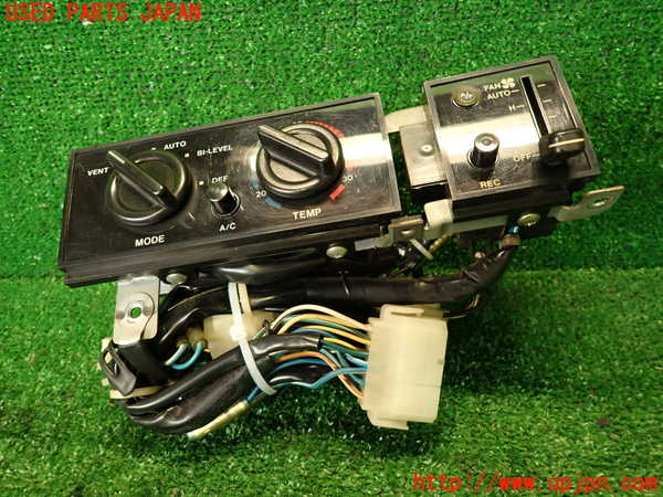 2UPJ-37596066]セドリック 4ドアハードトップ(430)エアコンスイッチ1 中古_m0001.jpg