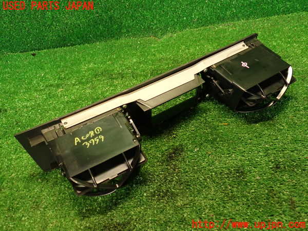 2UPJ-37597526]セドリック 4ドアハードトップ(430)エアコン吹き出し口1 (真中) 中古_m0002.jpg