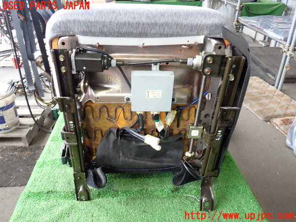 2UPJ-37607065]グロリア シーマ(セドリック シーマ)(FPAY31)助手席シート 中古_m0005.jpg