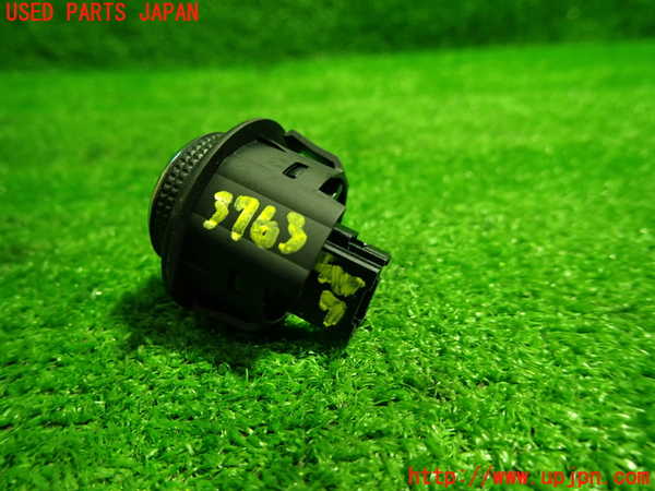 1UPJ-37636312]キャデラック・XT5(C1UL)スイッチ7 (トランクオープナー) 中古_m0002.jpg