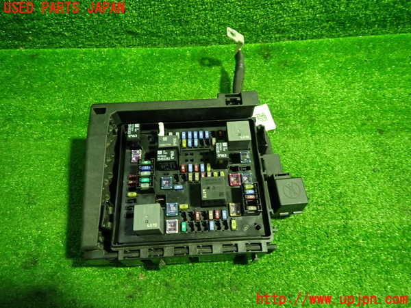 1UPJ-37636741]キャデラック・XT5(C1UL)ヒューズボックス1 中古_m0001.jpg