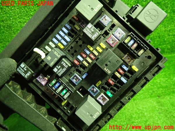 1UPJ-37636741]キャデラック・XT5(C1UL)ヒューズボックス1 中古_m0002.jpg