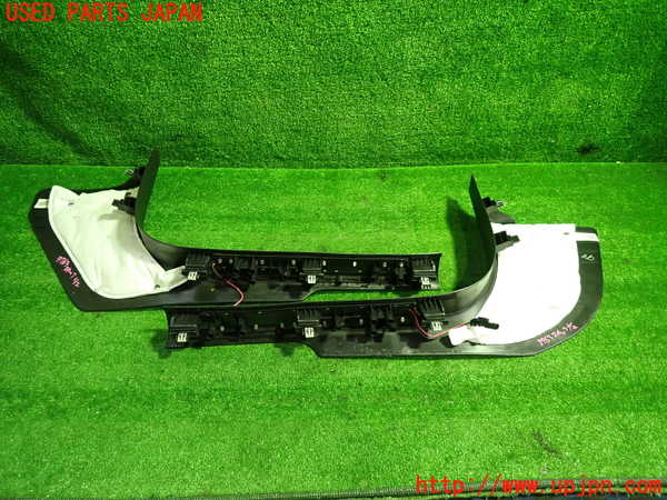 1UPJ-37637740]キャデラック・XT5(C1UL)スカッフプレート 中古_m0003.jpg