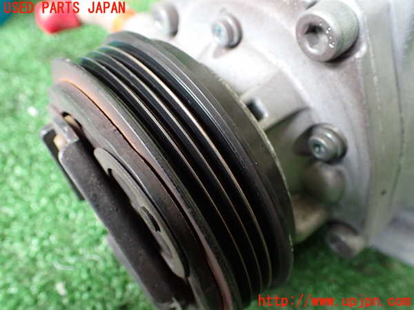 1UPJ-37646025]ジムニー(JB64W)エアコンコンプレッサー 中古_m0003.jpg