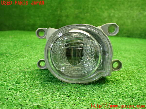 1UPJ-37651180]カローラ ツーリング ハイブリッド(ZWE219W)右フォグ 中古_m0001.jpg