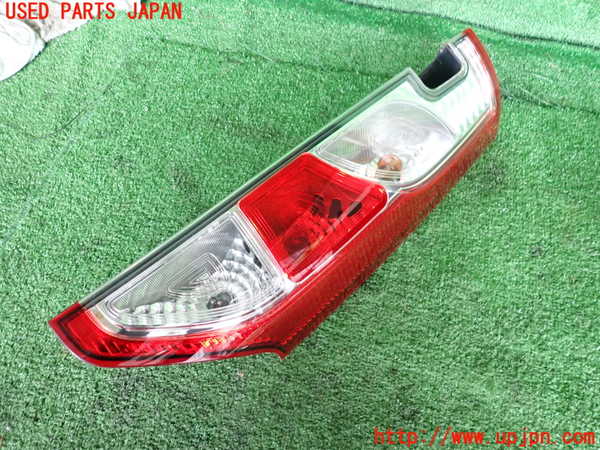 2UPJ-37671530]ルノー・カングー(KWH5F)右テールランプ 中古_m0001.jpg