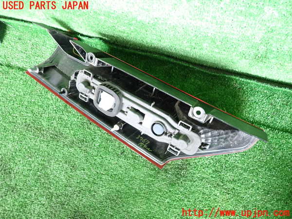 2UPJ-37671530]ルノー・カングー(KWH5F)右テールランプ 中古_m0002.jpg