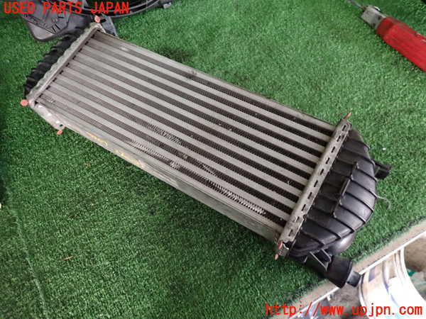 5UPJ-37672451]ルノー・カングー(KWH5F)インタークーラー1 中古_m0001.jpg