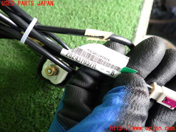 2UPJ-37676550]ルノー・カングー(KWH5F)アンテナ 中古_m0003.jpg