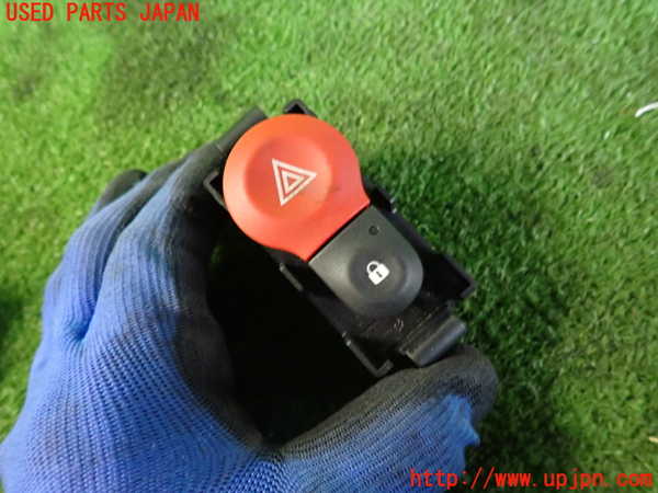 2UPJ-37676290]ルノー・カングー(KWH5F)ハザードスイッチ 中古_m0001.jpg