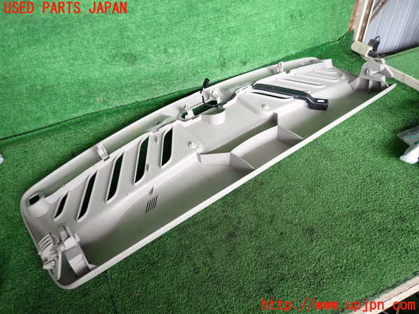 2UPJ-37677841]ルノー・カングー(KWH5F)小物入れ1 中古_m0001.jpg