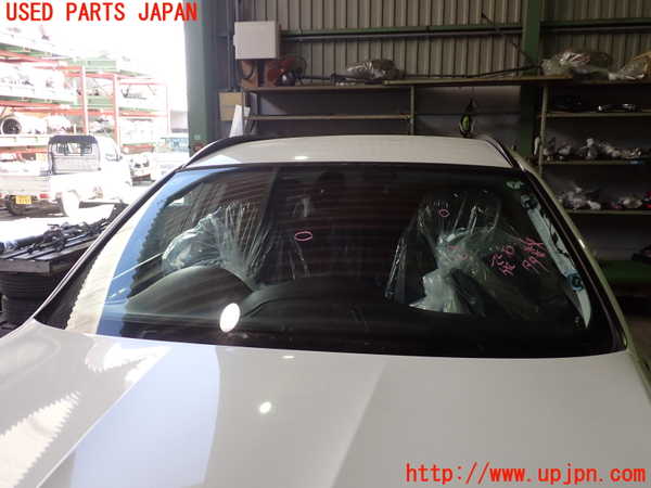 2UPJ-37681195]BMW 320i ツーリング(US20)フロントガラス (43R-001586) 中古_m0001.jpg