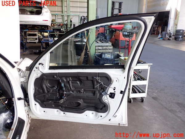 2UPJ-37681230]BMW 320i ツーリング(US20)右前ドア (43R-001582) 中古_m0005.jpg
