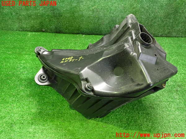 2UPJ-37682560]BMW 320i ツーリング(US20)エアクリーナーボックス 中古_m0002.jpg
