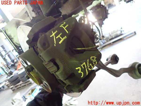 2UPJ-37684085]BMW 320i ツーリング(US20)左フロントキャリパー 中古_m0001.jpg