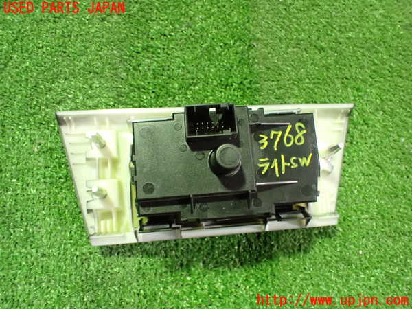 2UPJ-37686285]BMW 320i ツーリング(US20)ライトスイッチ 中古_m0002.jpg