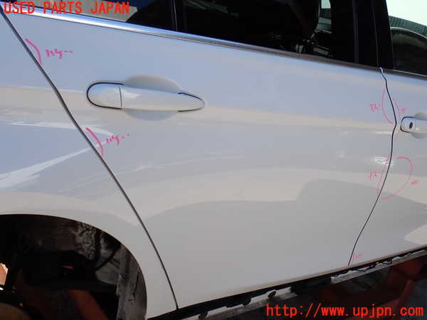 2UPJ-37691290]BMW アクティブハイブリッド3(AH3)(3F30)右後ドア (43R-001735) 中古 (F30)_m0003.jpg