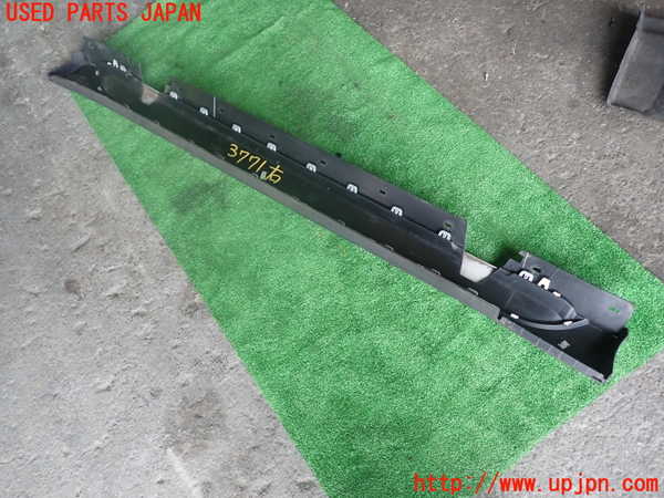 1UPJ-37711390]BMW X1(VL20 E84)右サイドステップ 中古_m0005.jpg