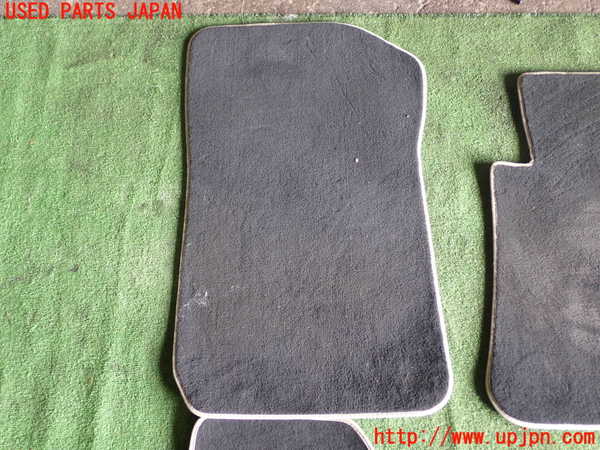 1UPJ-37717800]BMW X1(VL20 E84)フロアマット 中古_m0003.jpg