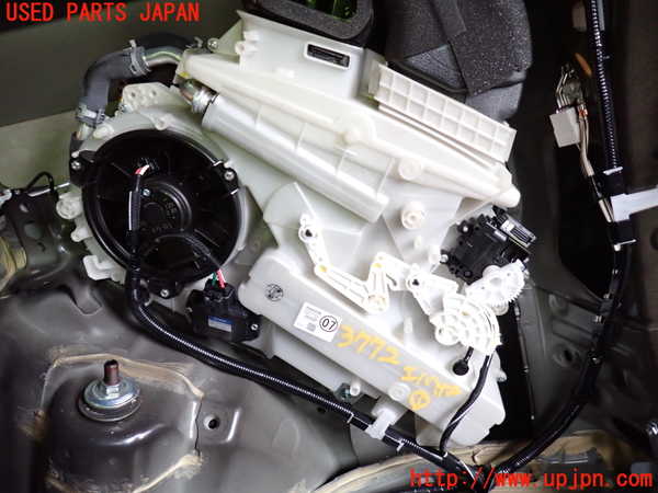 1UPJ-37726081]ヴォクシーハイブリッド(ノアハイブリッド)(ZWR80G)エバポレーター1 中古_m0001.jpg