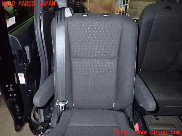 1UPJ-37727145]ヴォクシーハイブリッド(ノアハイブリッド)(ZWR80G)右2列目シート 中古_m0002.jpg