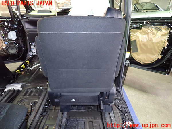 1UPJ-37727145]ヴォクシーハイブリッド(ノアハイブリッド)(ZWR80G)右2列目シート 中古_m0004.jpg