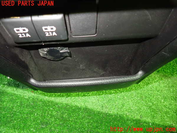 5UPJ-37727549]ヴォクシーハイブリッド(ノアハイブリッド)(ZWR80G)コンソール 中古_m0002.jpg