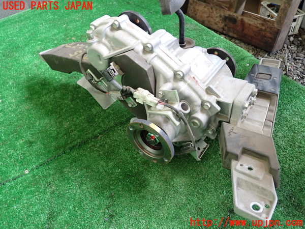 1UPJ-37753300]ジムニー シエラ(JB74W)トランスファー 中古_m0002.jpg