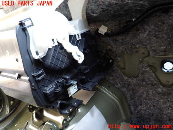 1UPJ-37756081]ジムニー シエラ(JB74W)エバポレーター1 中古_m0002.jpg