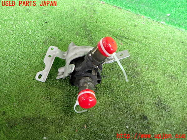 2UPJ-37762110]ベンツ CLA180 C117(117342)ウォーターポンプ 中古_m0002.jpg