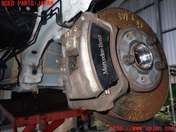 2UPJ-37764085]ベンツ CLA180 C117(117342)左フロントキャリパー 中古_m0001.jpg