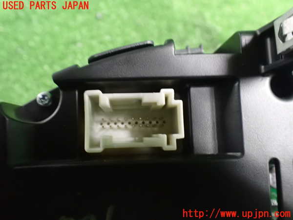 2UPJ-37766170]ベンツ CLA180 C117(117342)スピードメーター 中古_m0003.jpg