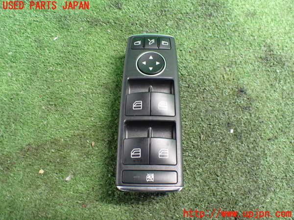 2UPJ-37766240]ベンツ CLA180 C117(117342)右前パワーウィンドウスイッチ 中古_m0001.jpg