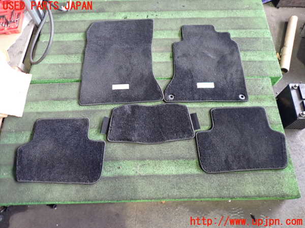 2UPJ-37767800]ベンツ CLA180 C117(117342)フロアマット 中古_m0001.jpg