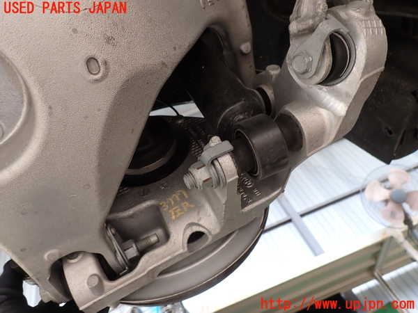 2UPJ-37774305]ジャガー・XE(JA2ND)左リアナックルハブ 中古_m0001.jpg