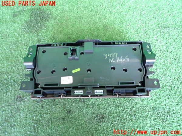 2UPJ-37776066]ジャガー・XE(JA2ND)エアコンスイッチ1 中古_m0002.jpg