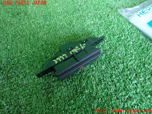 2UPJ-37776290]ジャガー・XE(JA2ND)ハザードスイッチ 中古_m0002.jpg