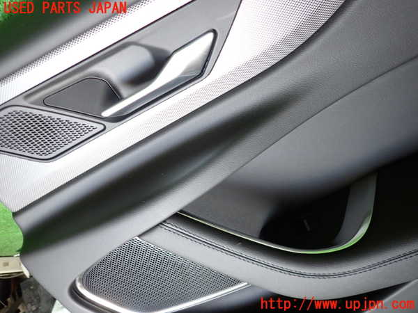 2UPJ-37771294]ジャガー・XE(JA2ND)右後ドア内張り 中古_m0002.jpg