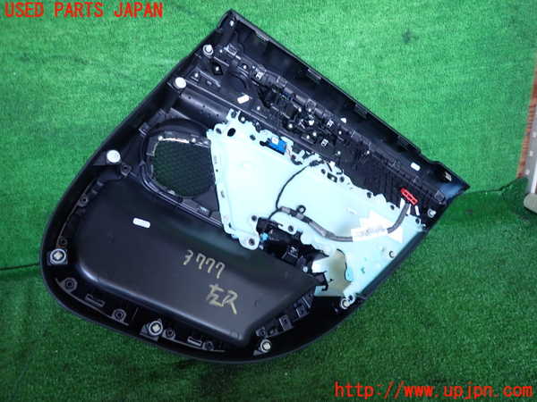 2UPJ-37771324]ジャガー・XE(JA2ND)左後ドア内張り 中古_m0003.jpg