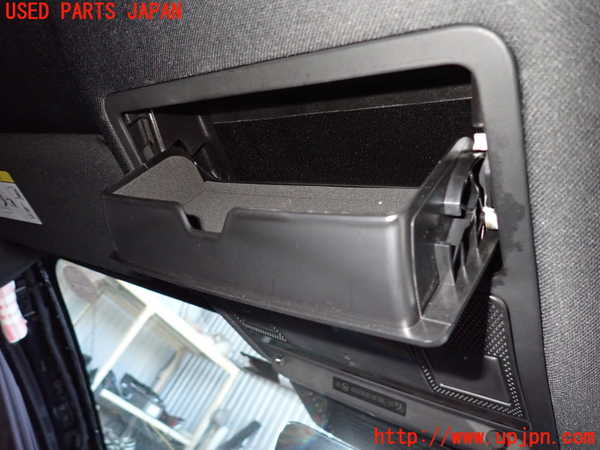 2UPJ-37776411]ジャガー・XE(JA2ND)ルームランプ1 (1列目真中) 中古_m0002.jpg