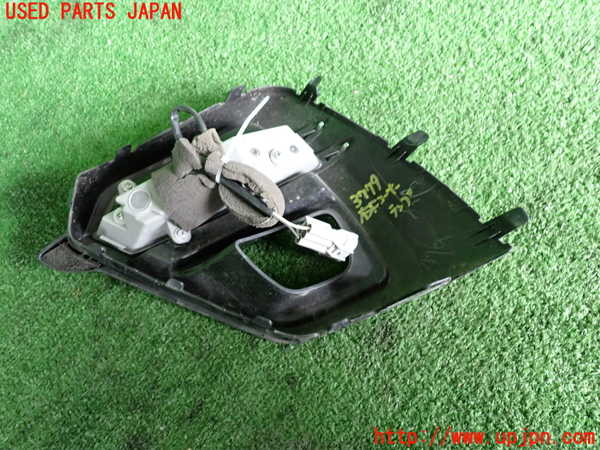 2UPJ-37791150]レヴォーグ(VN5)右コーナーランプ 中古_m0002.jpg
